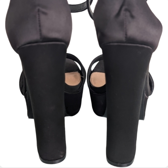 Steve Madden Platform Sandals Black Satin Size 9  Revolve - Picture 6 of 15